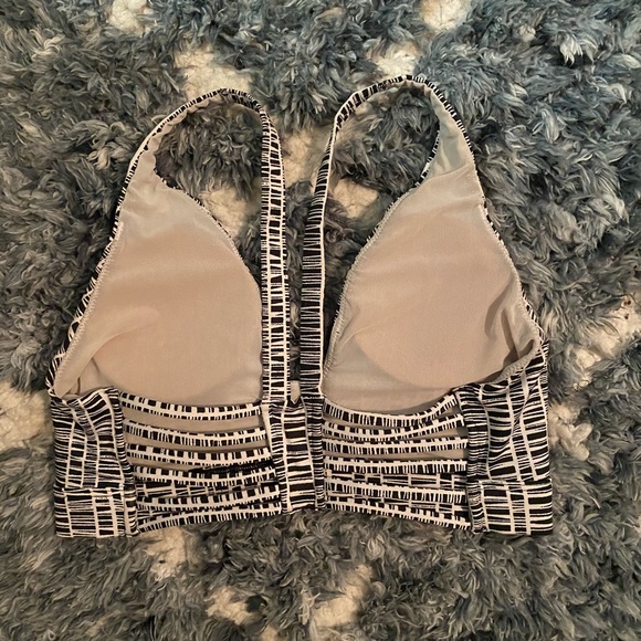 Victoria’s Secret VSX Sports Bra - Picture 6 of 8